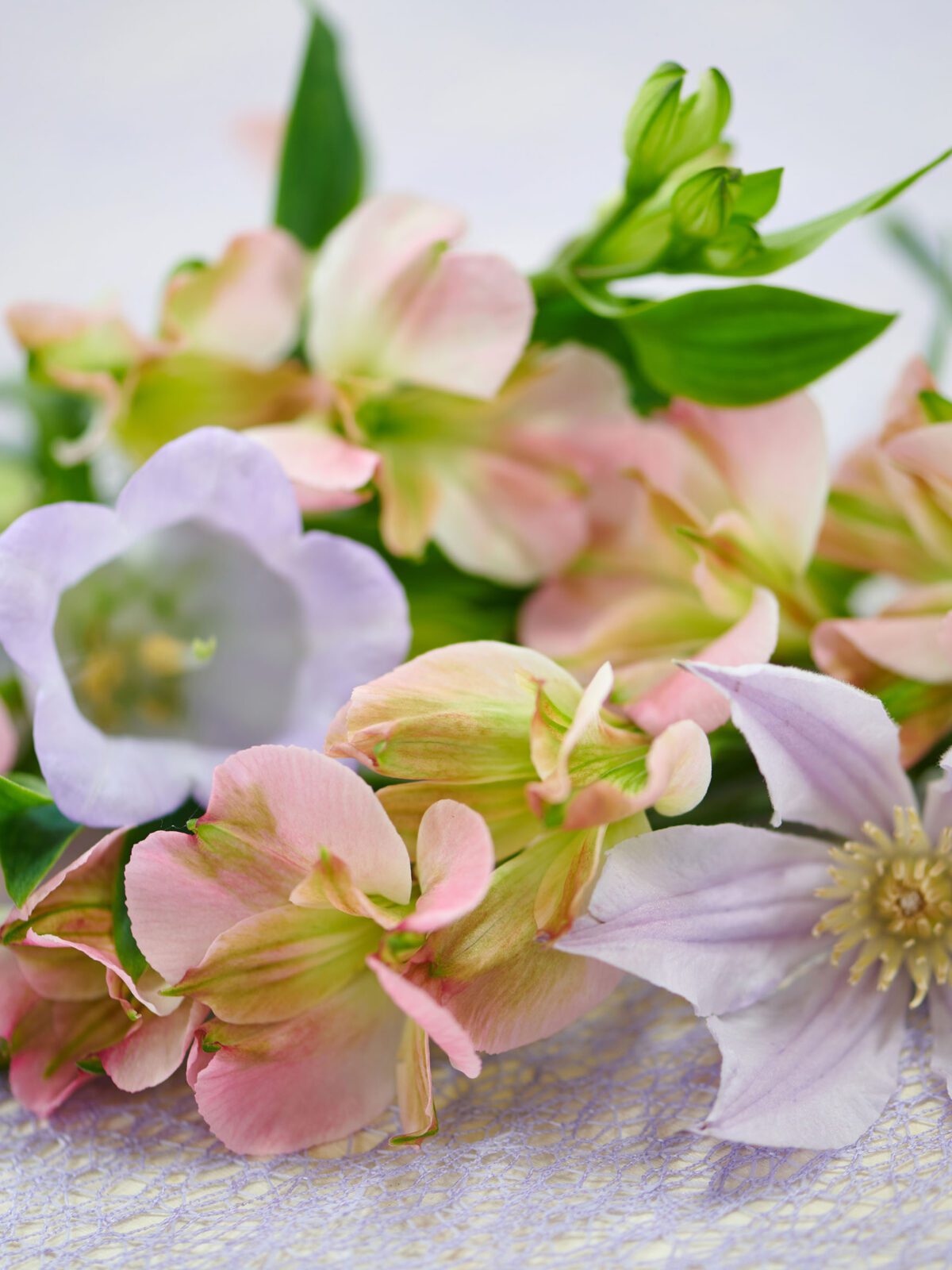 Charmelia: brilliant in wedding flower arrangements