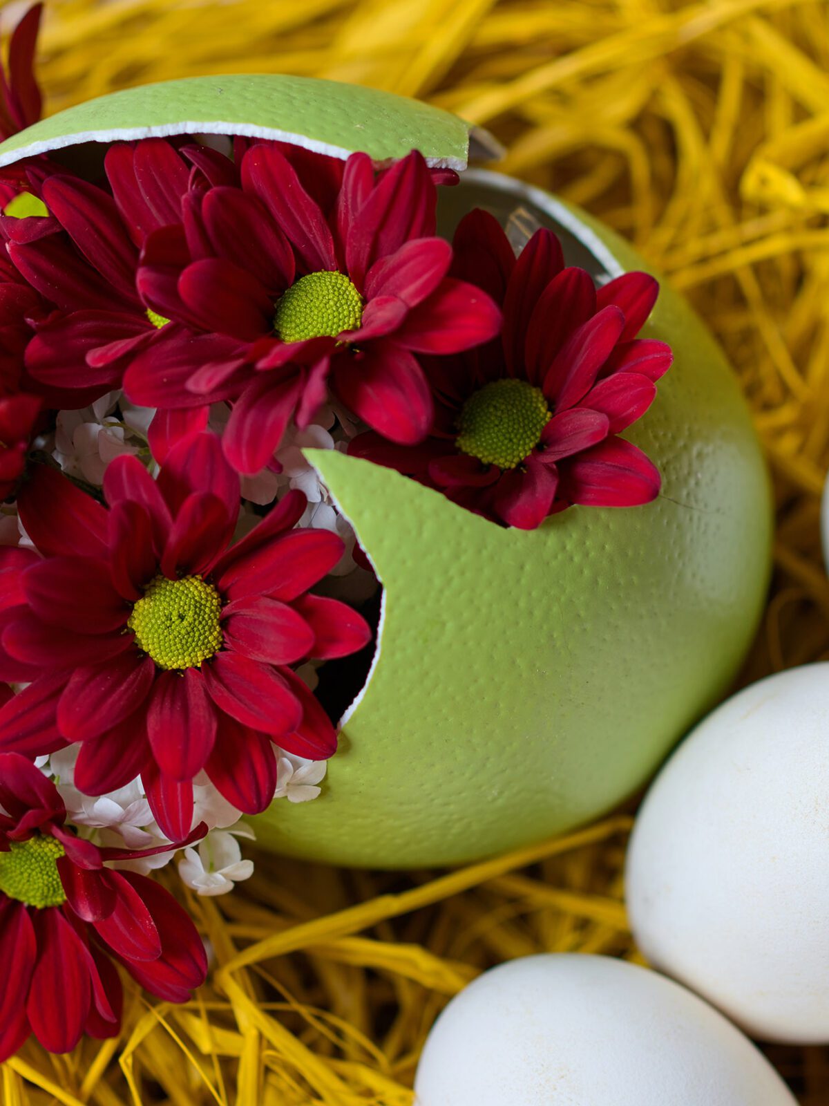 Getting creative: eggs with a floral surprise!